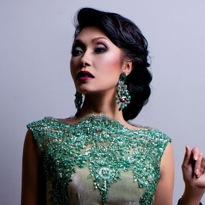 Дик, киска және есек бәрі бір денеде. Мені күшті мүшесі порно видео трахает етті