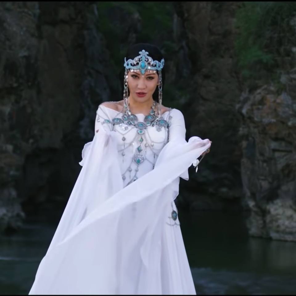 Қостанайлық қазақ қыз-келіншектерінің суреттері көрсетілген порно сайт